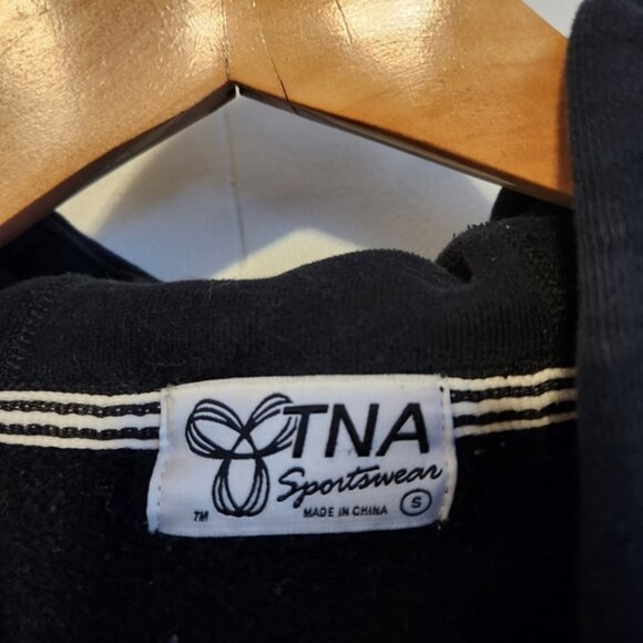 Aritzia TNA Black Hoodie Sweatshirt Loungewear Winter - Picture 5 of 8